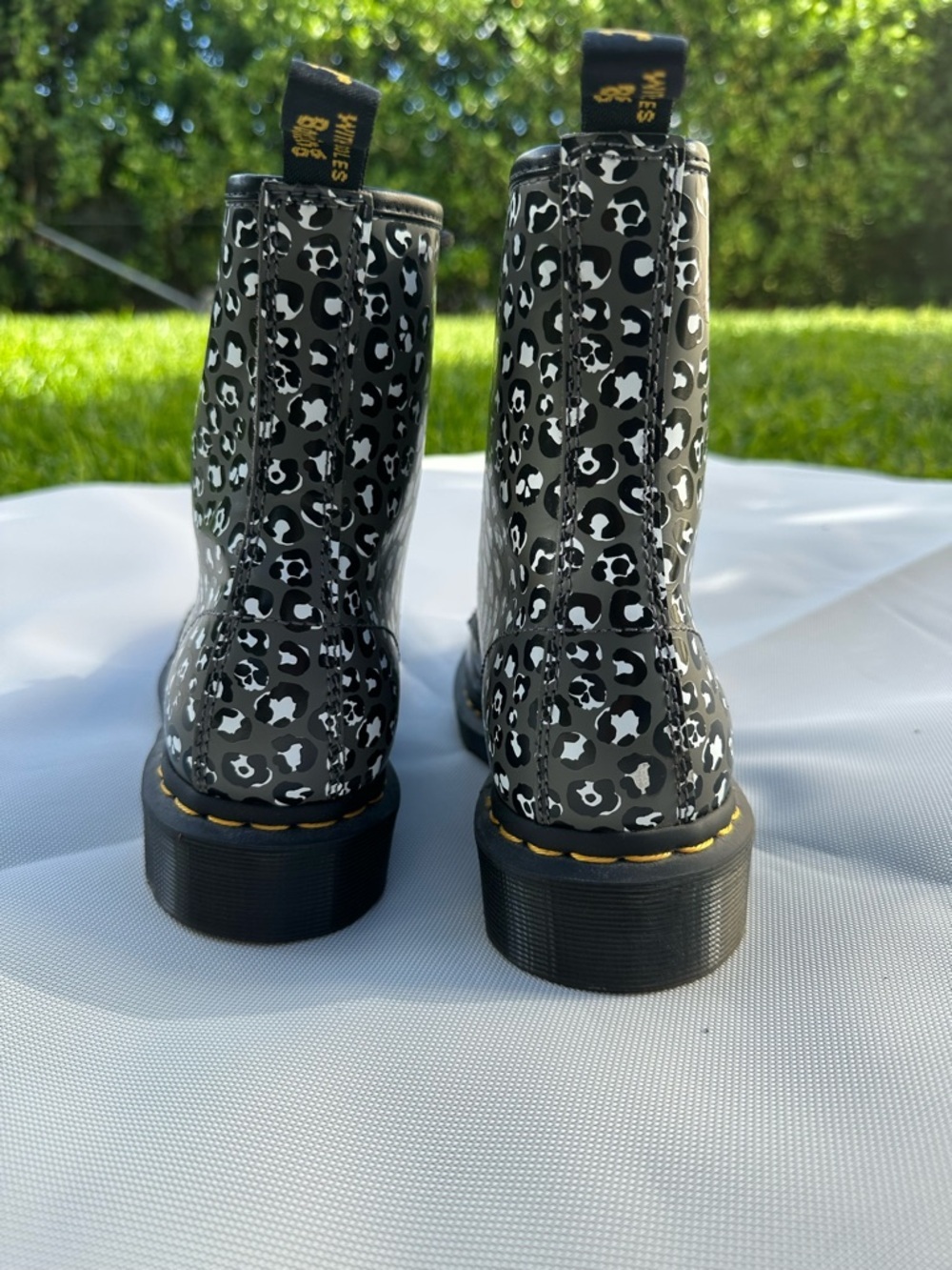 Dr. Martens Black & White Gunmetal 1460 loud leopard leather lace up boot women - Picture 3 of 14